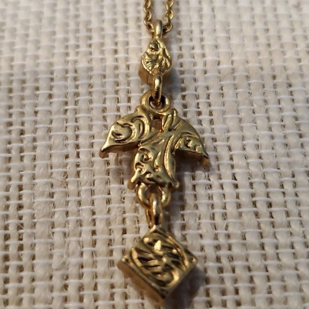 🦋 NWT NECKLACE & BRACELET SET